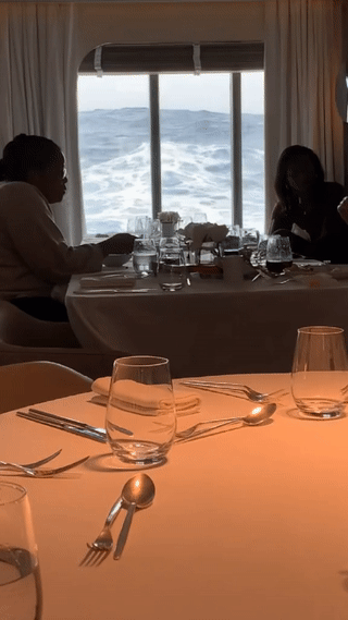 f33745fb50b8e3d56cbb86de70f9f166.gif